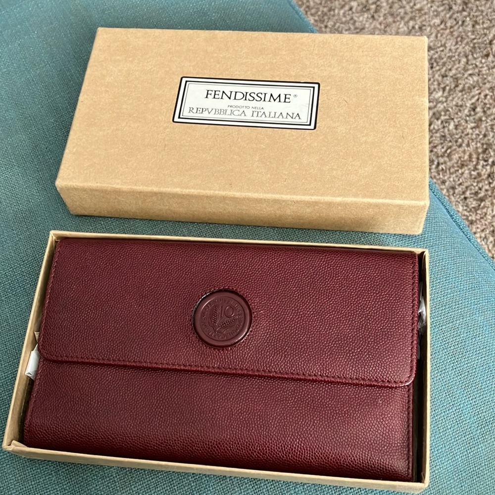 Vintage Oxblood fendissime trifold wallet! Gently used